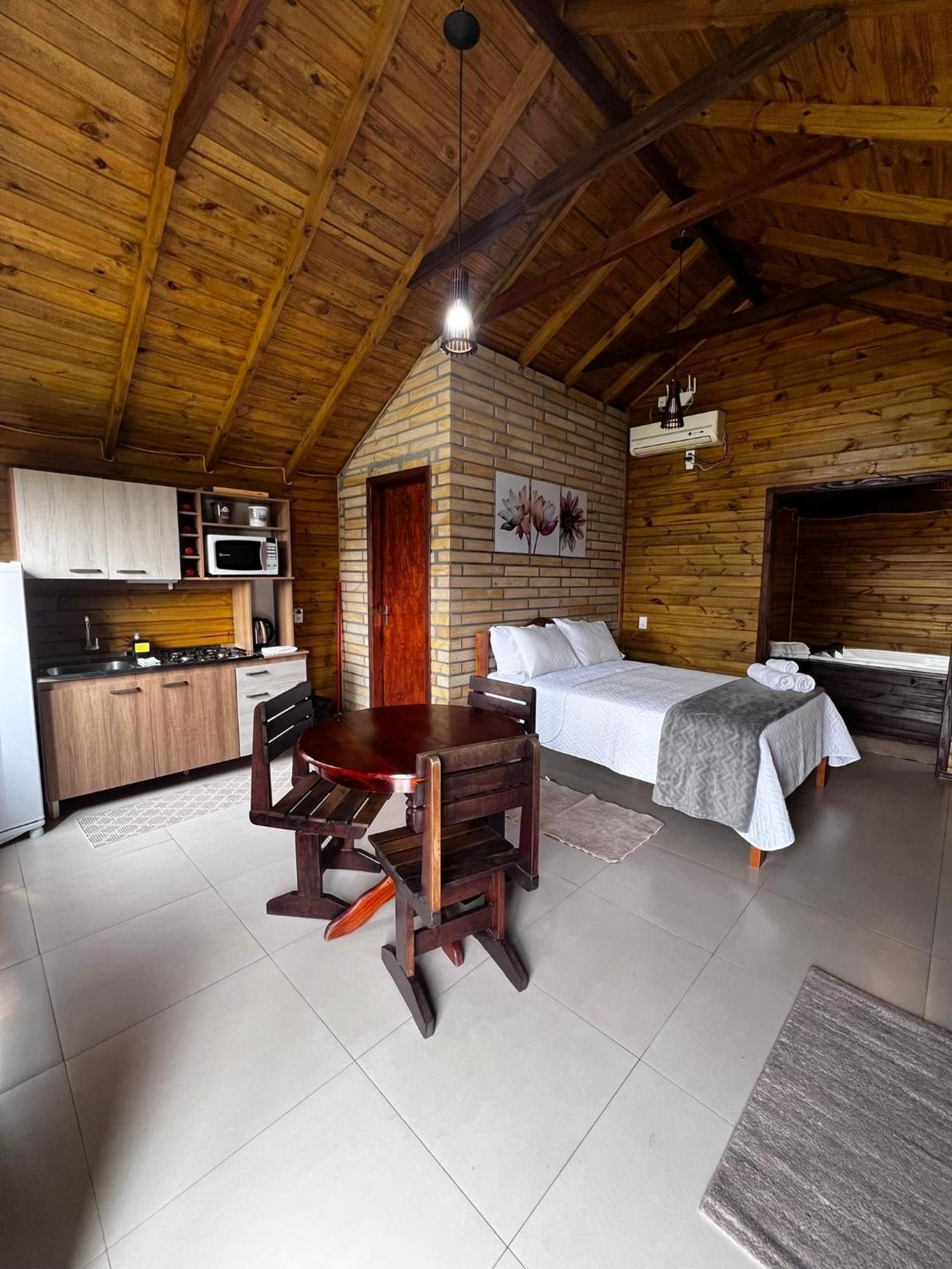 Vicenca Natural Refuge Lodge
