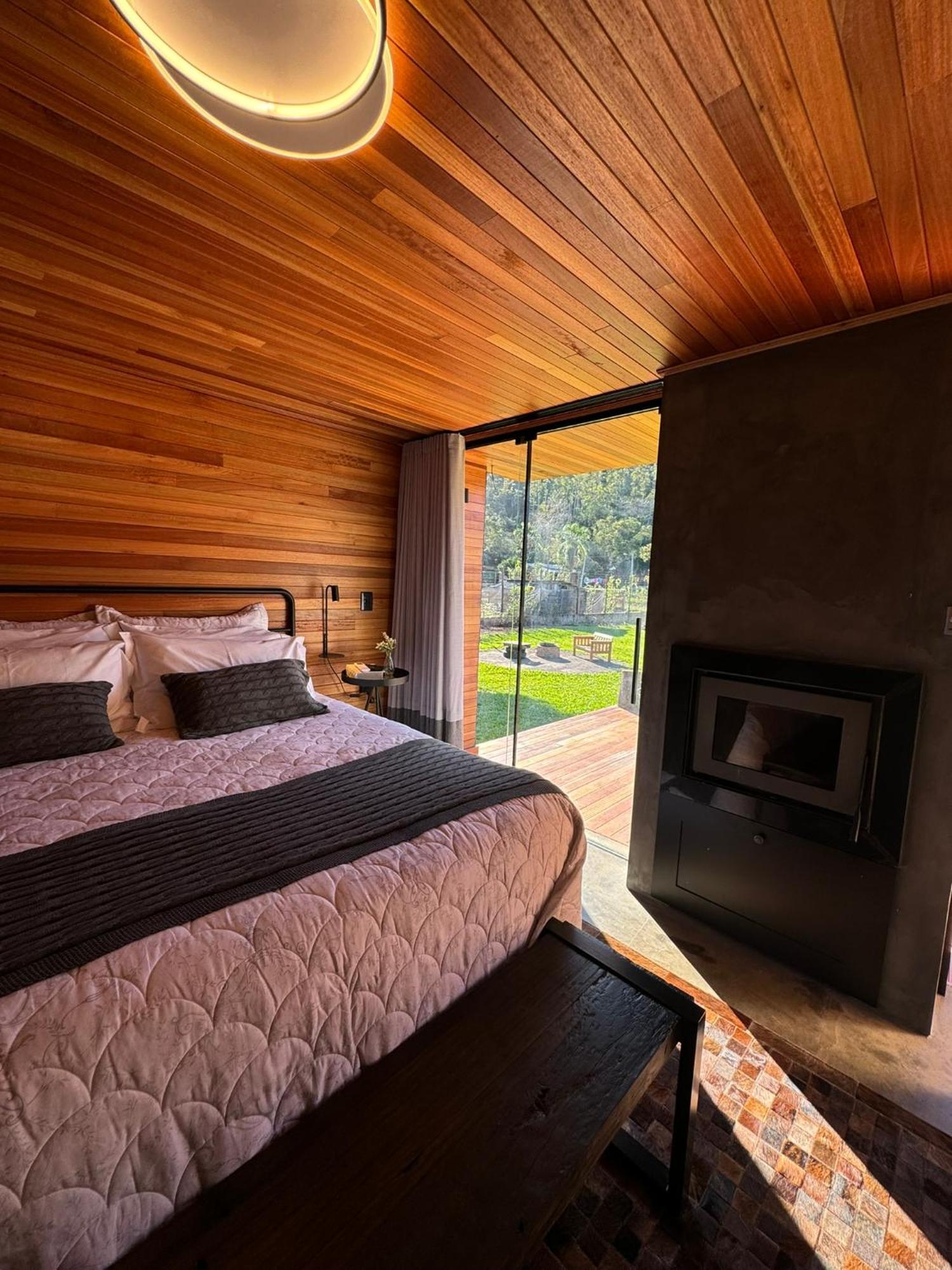 Vicenca Natural Refuge Lodge
