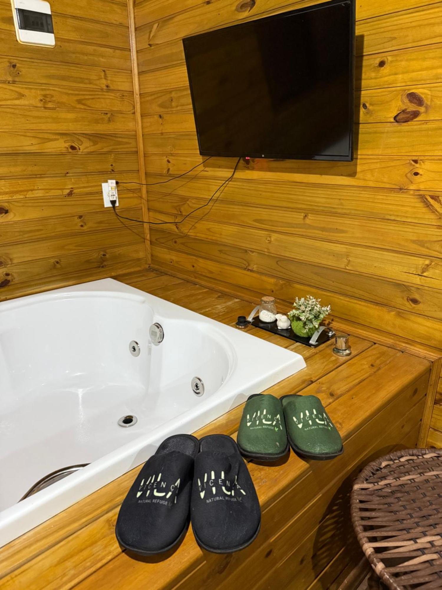 Vicenca Natural Refuge Lodge *